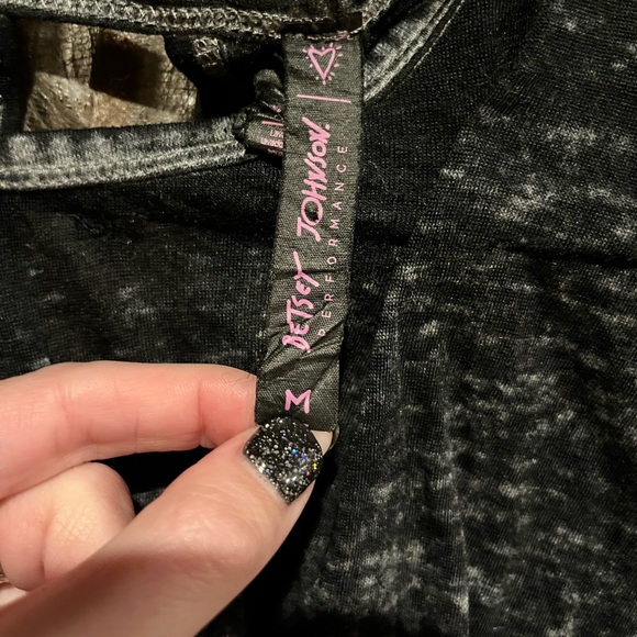 Betsy Johnson Performance Top - Picture 3 of 4